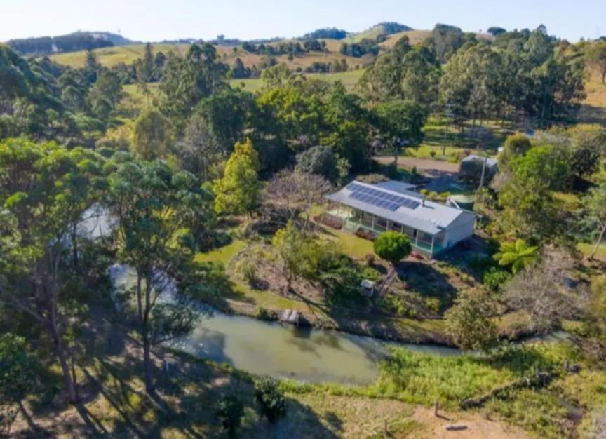 Amamoor - Living Waters Hotel Guest house