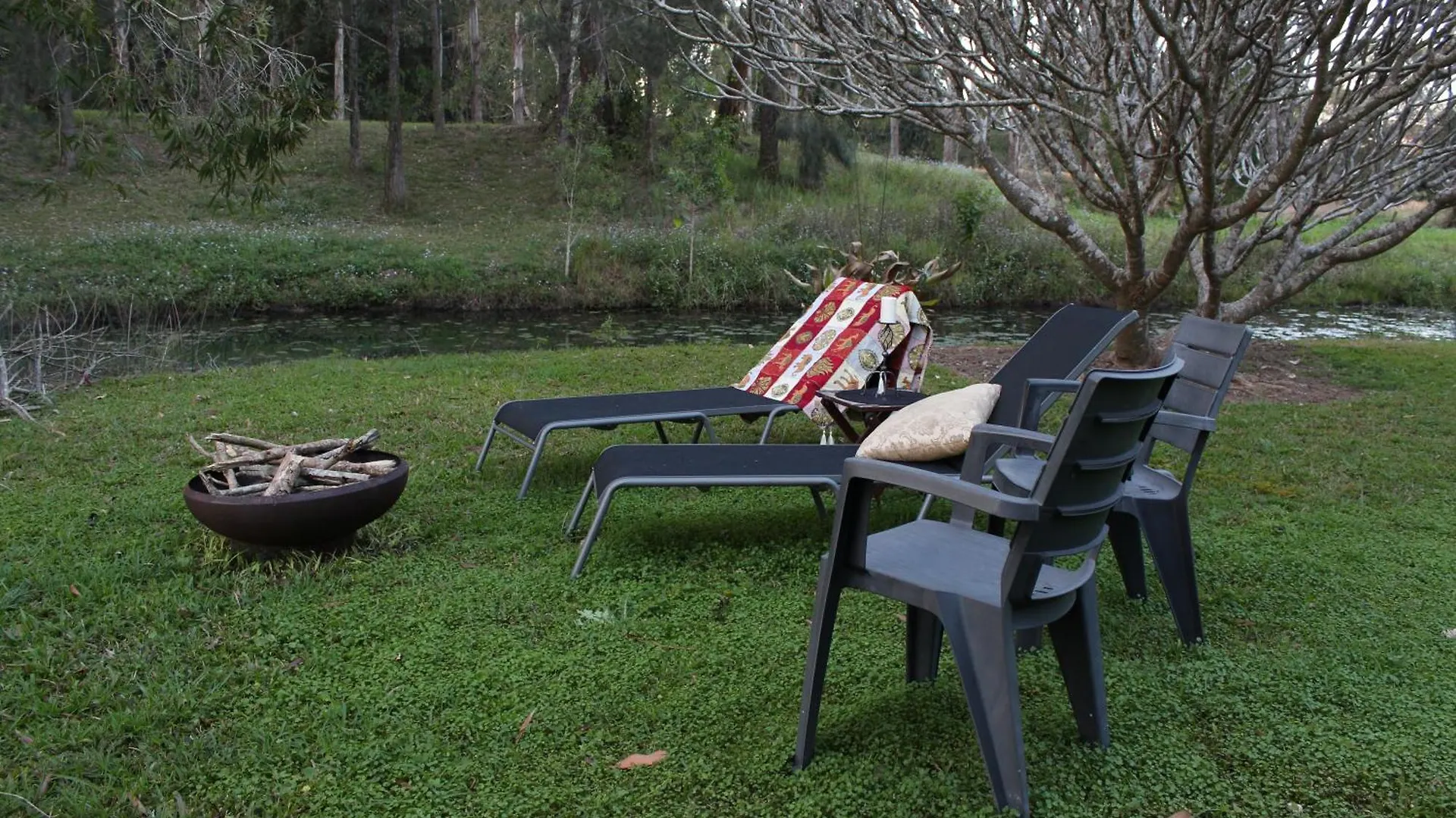 Guest house Amamoor - Living Waters Hotel Australia