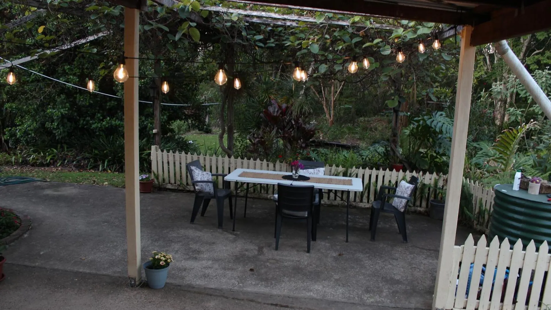 Guest house Amamoor - Living Waters Hotel