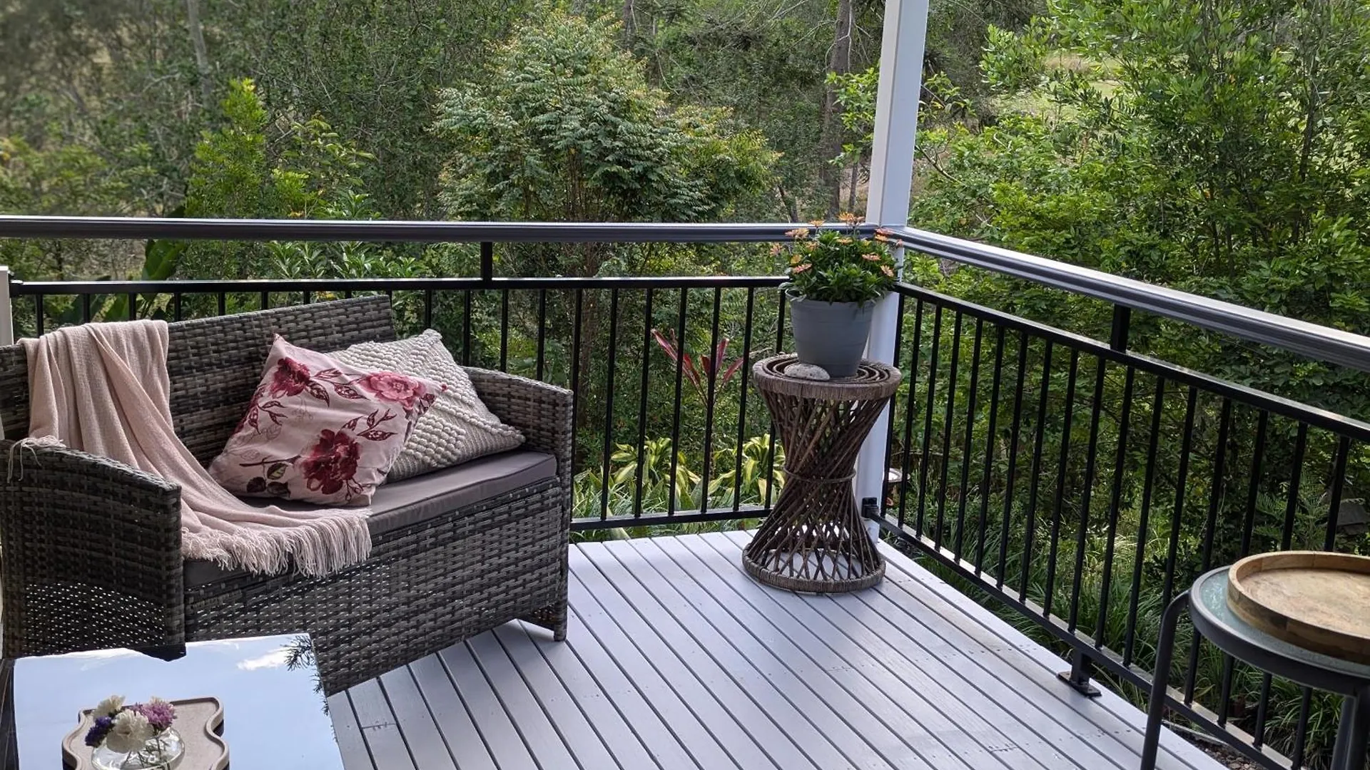 Amamoor - Living Waters Hotel Guest house