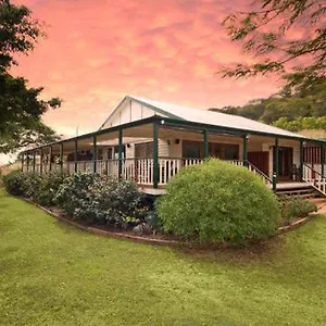 Homestead And Country Lodge